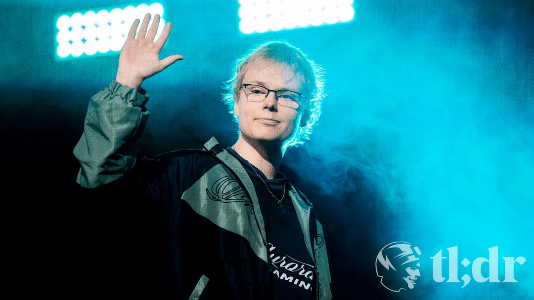 Jimpphat walking out onto the Spodek Arena stage at ESL Pro League Season 24