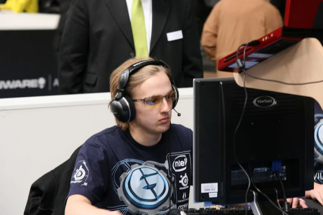 n0thing playing for Evil Geniuses in the early years of Counter-Strike